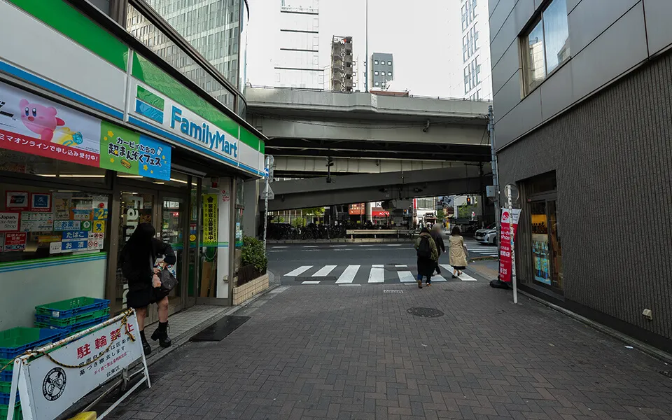 京成上野駅からVilla Customa上野へのアクセス写真4