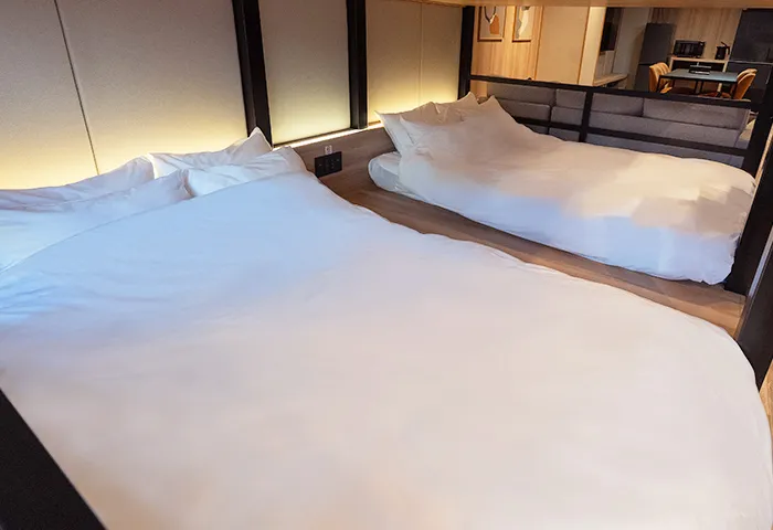 Villa Customa 上野:3F:《 琴 》KOTOのダブルベッド 8人まで宿泊可能