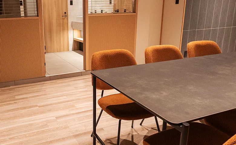 Villa Customa 上野:3F:《 琴 》KOTOのダイニングと洗面所