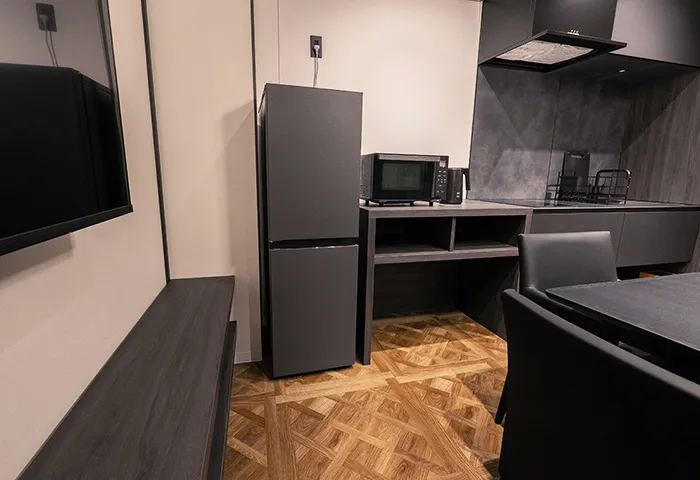 Villa Customa 上野:5F:《 翠 》SUIのダイニング＆キッチン 包丁・鍋・フライパン・カトラリー等調理器具備え付け有り